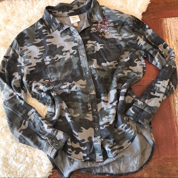 Knox Rose Tops - 🌵Knox Rose | Embroidered Camo Button Down Shirt